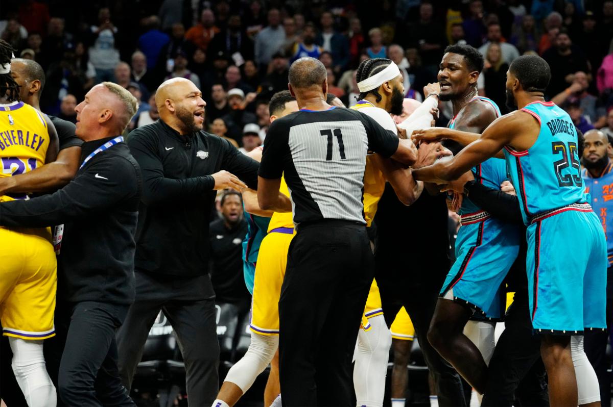 Suns Center Deandre Ayton remaining focused the rest of the season, looking at the "bigger picture."